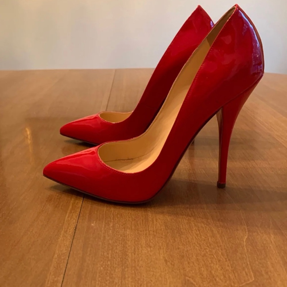 Sold  Christian Louboutin So Kate